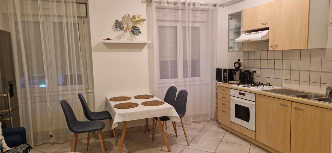 Cosy Appartement Complet Centre-Ville Монбельяр Экстерьер фото